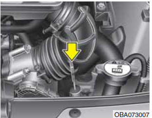 Hyundai Grand i10 - Vérification du niveau du liquide de la boîte-pont automatique 